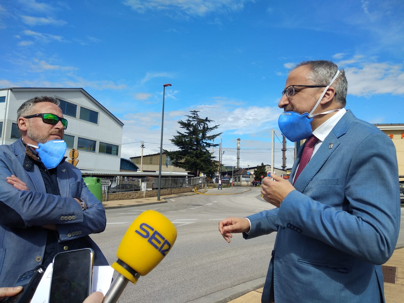 La mezcla de químicos en Roldán causa una gran 'nube amarilla' en El Bierzo y obliga a actuar a Emergencias.