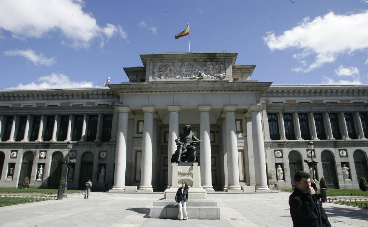 Fachada principal del edificio Villanueva del Museo del Prado. 