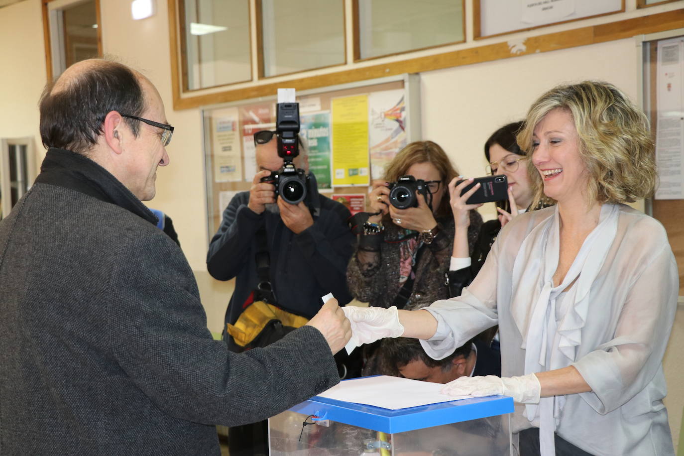 Fotos: La ULE vota a su próximo rector