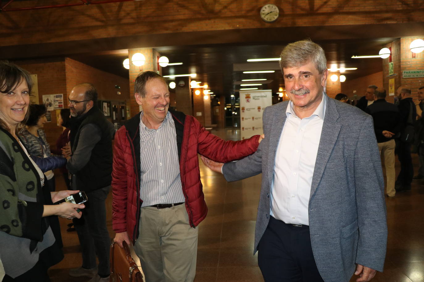 Fotos: Las candidaturas reciben los resultados de las elecciones de la ULE