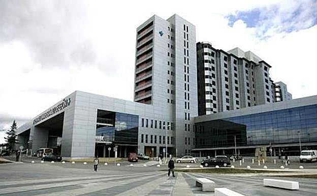 Sanidad limita las visitas al Hospital de León como medida de prevención por el COVID-19