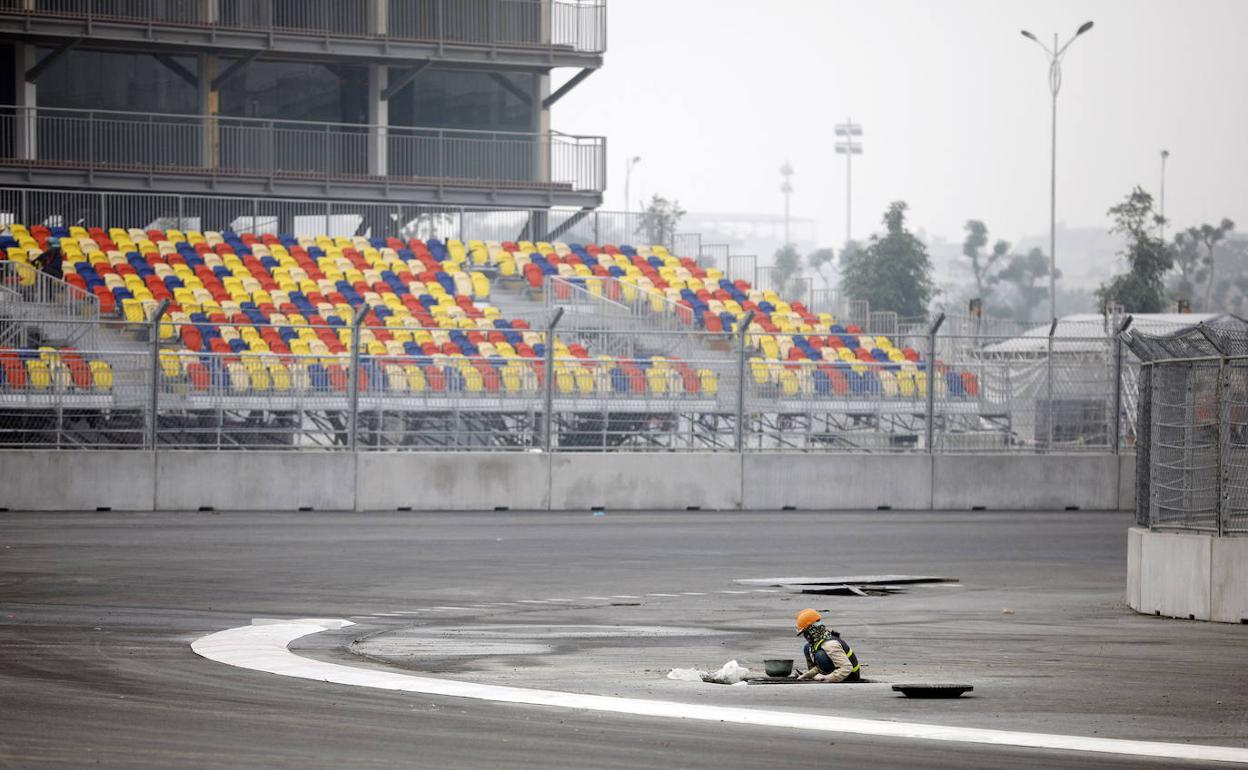 Preparativos para el Gran Premio de Vietnam de F1. 