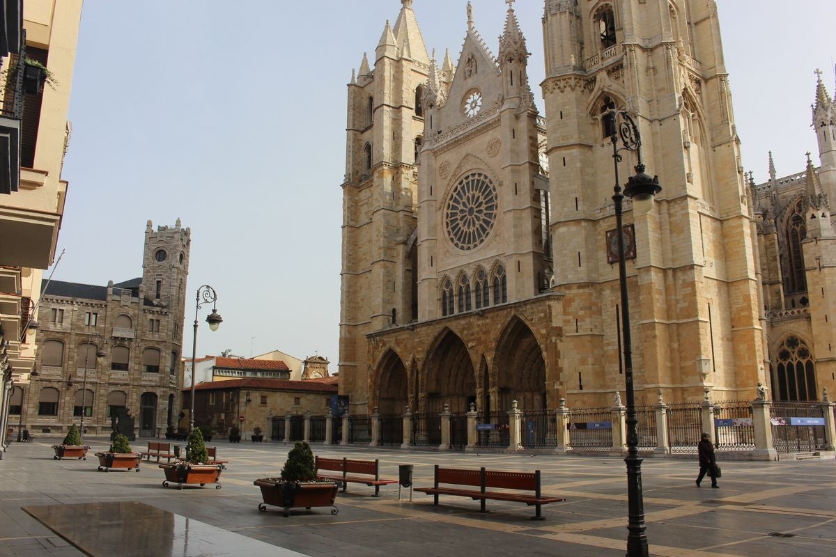 Fotos: Quinto día de aislamiento en la capital leonesa