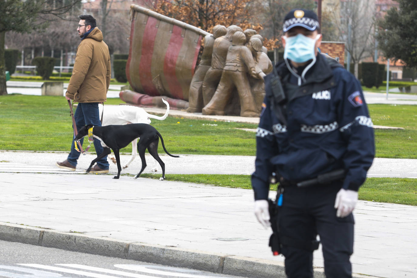 Fotos: Control de vehículos y personas en León