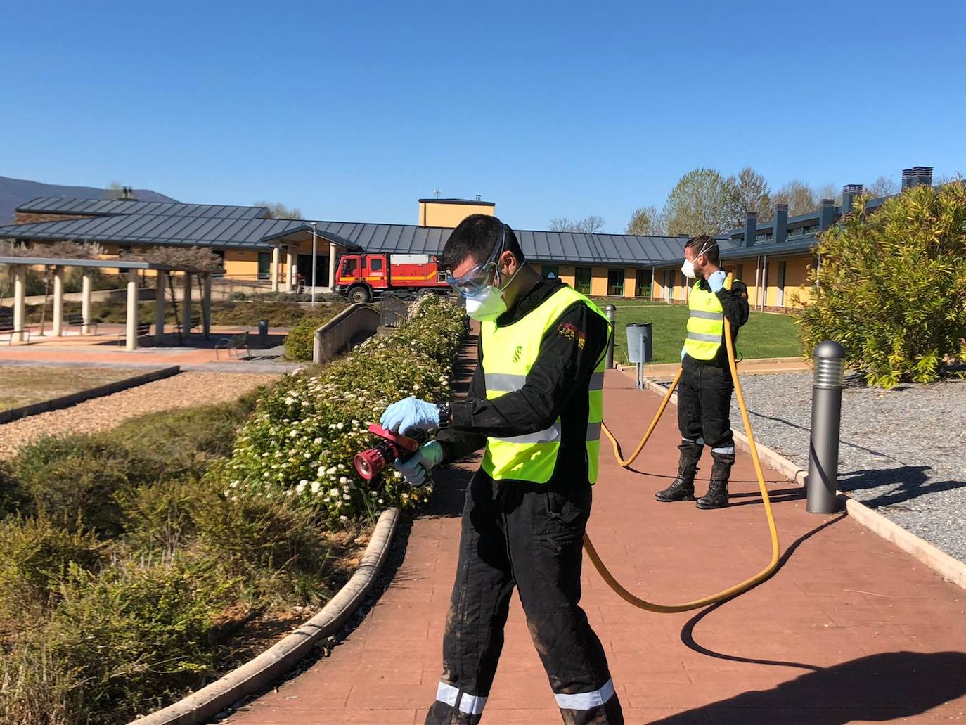 La Unidad Militar de Emergencias continua con su trabajo en residencias dentro del plan para velar por la salud y seguridad en este tipo de centros.