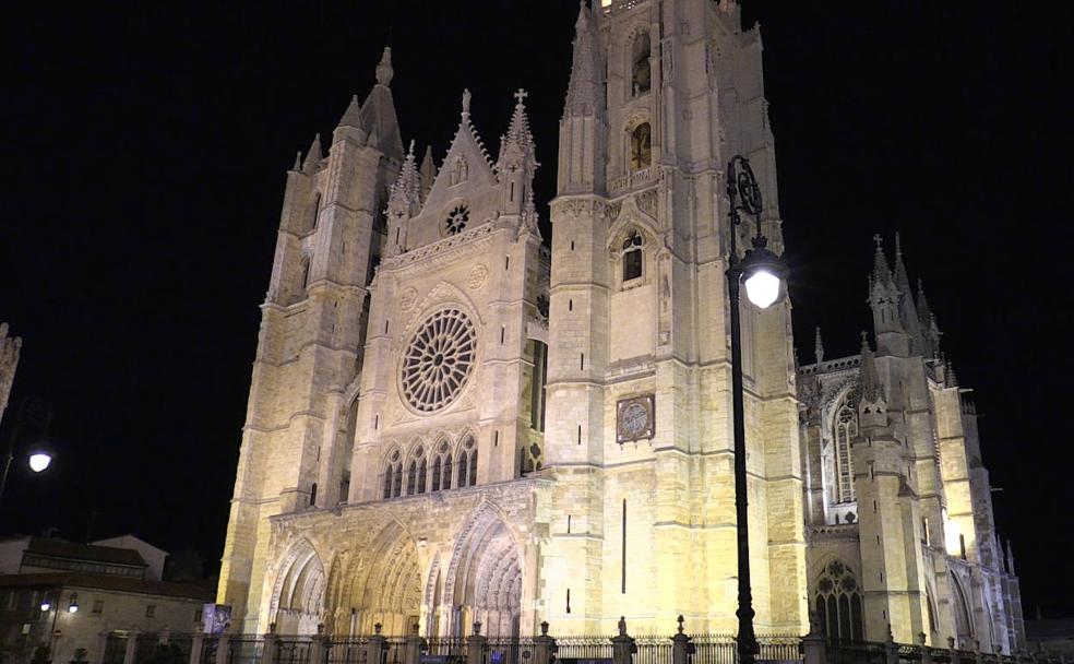 Imagen de la Catedral antes de apagar sus luces.