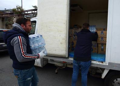 Imagen secundaria 1 - La asociación Hostelería de León recoge bebidas para el Hospital del Bierzo en Ponferrada y Bembibre