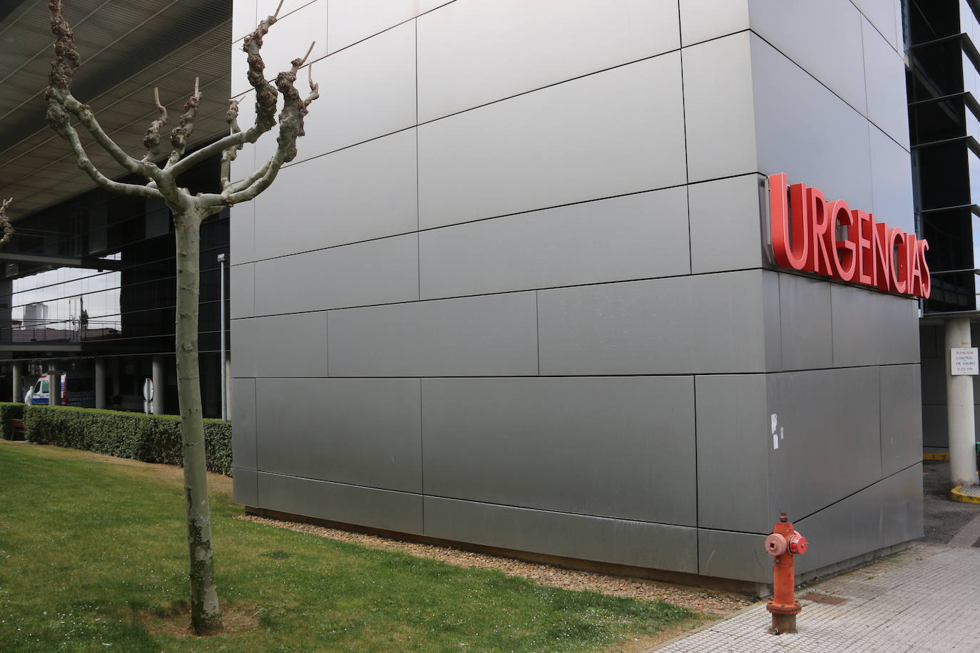 Fotos: Montaje de las carpas de pretriaje