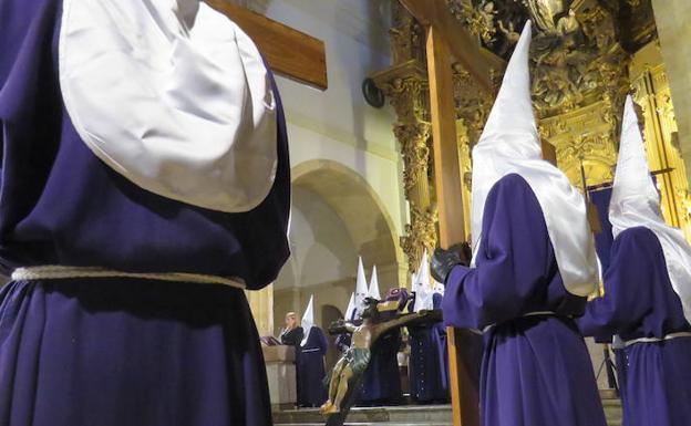 El Vía Crucis Leonés cantado.