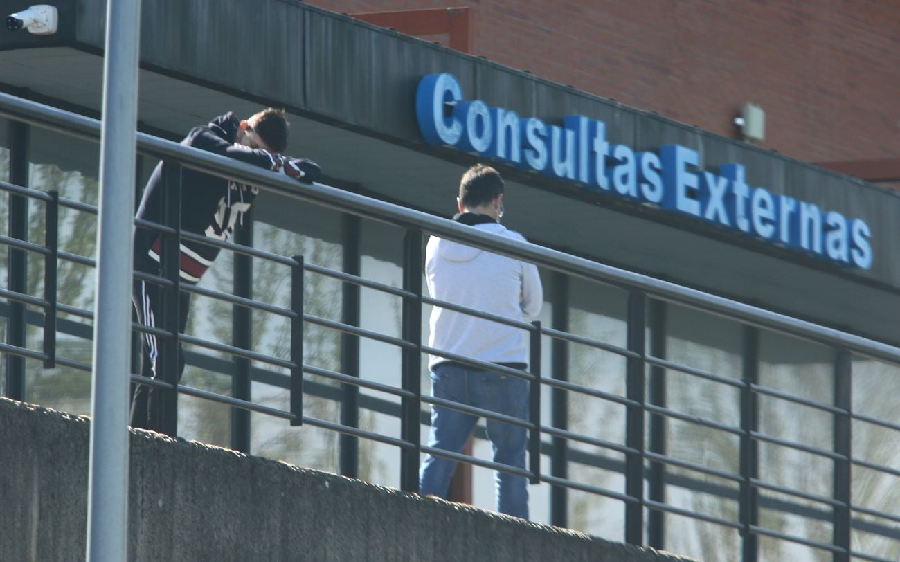 Actividad en los centros hospitalarios. Imágenes del área de triaje del hospital del Bierzo de Ponferrada.