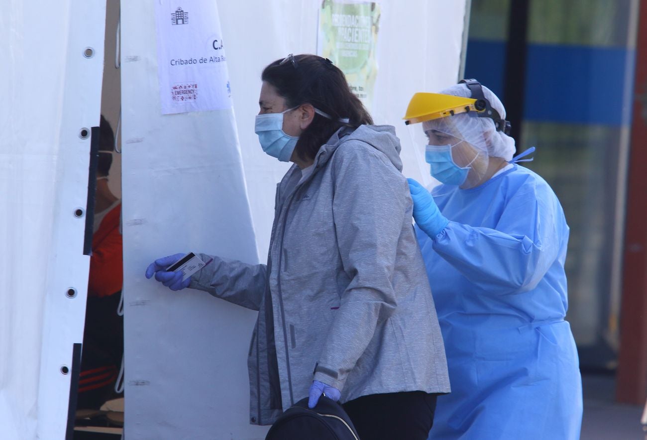 Actividad en los centros hospitalarios. Imágenes del área de triaje del hospital del Bierzo de Ponferrada.