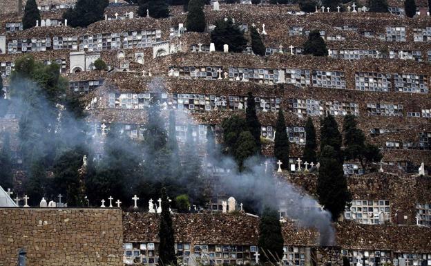 El servicio de incineración de las funerarias de Barcelona entra en situación de colapso