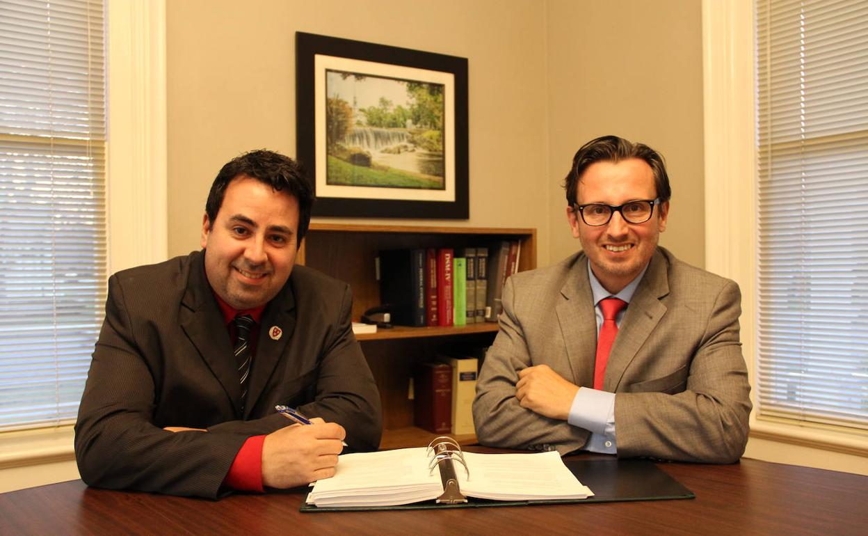 Ricardo Franco Pinto junto a Charles Kurmany.