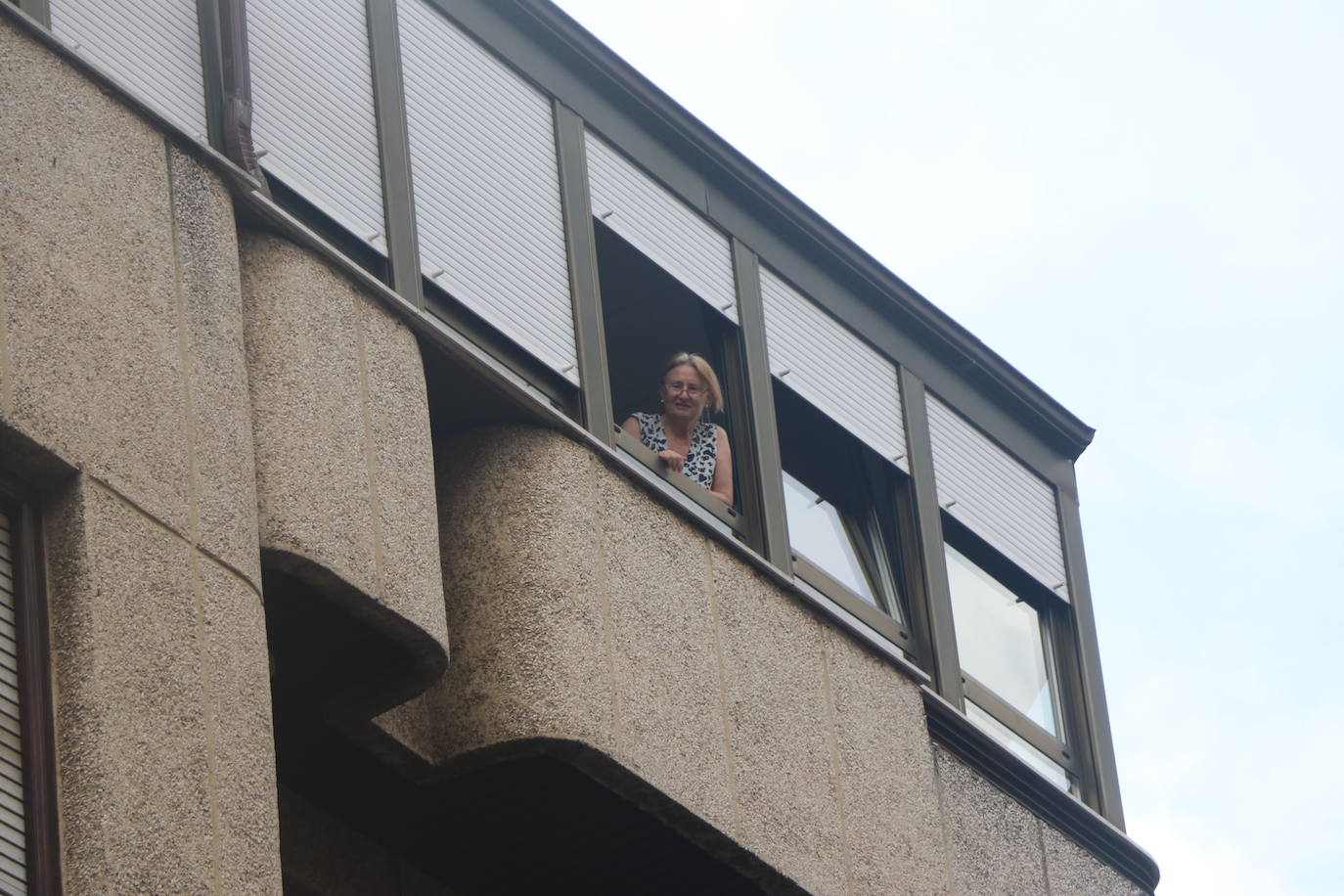 León no falla a su cita con el aplauso sanitario ni leonoticias con sus vecinos.