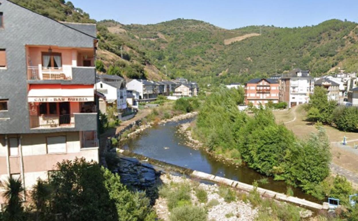 Río Burbia a su paso por Villafranca del Bierzo. 