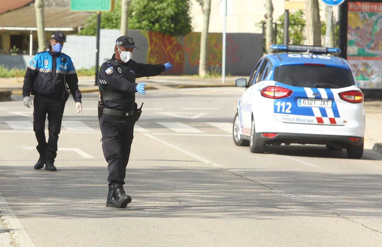 Estado de alarma por el coronavirus en León y Ponferrada. El día a día bajo la cámara de los fotógrafos Peio García y César Sánchez. 