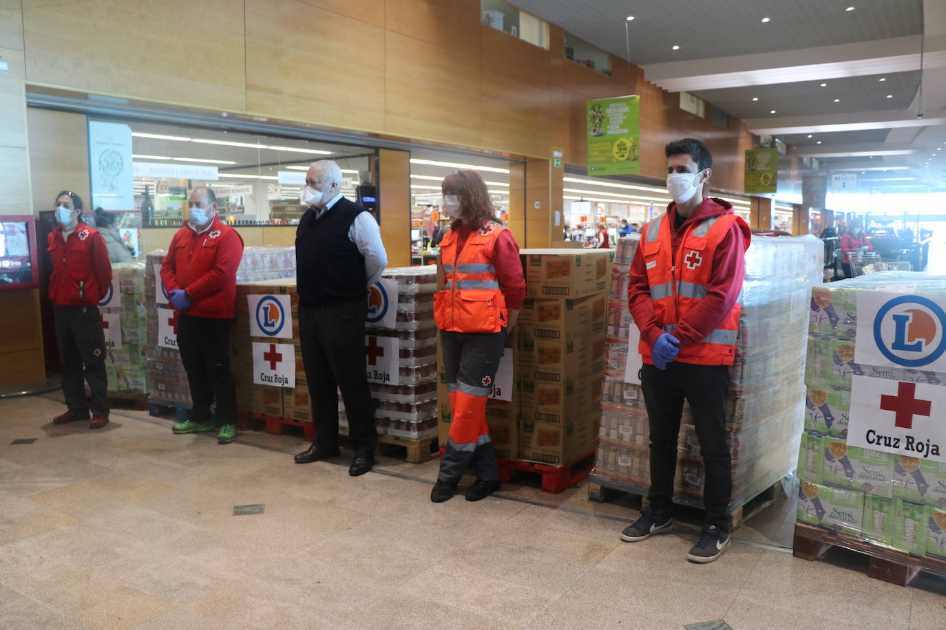 Fotos: E.Leclerc y Cruz Roja se dan la mano