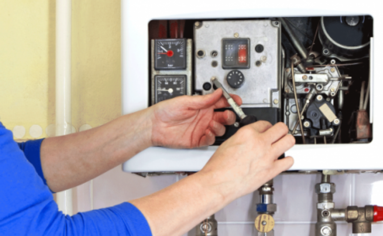 Naturgy regala al personal sanitario, Cuerpos y Fuerzas de Seguridad, UME y bomberos un año de reparaciones eléctricas y de gas