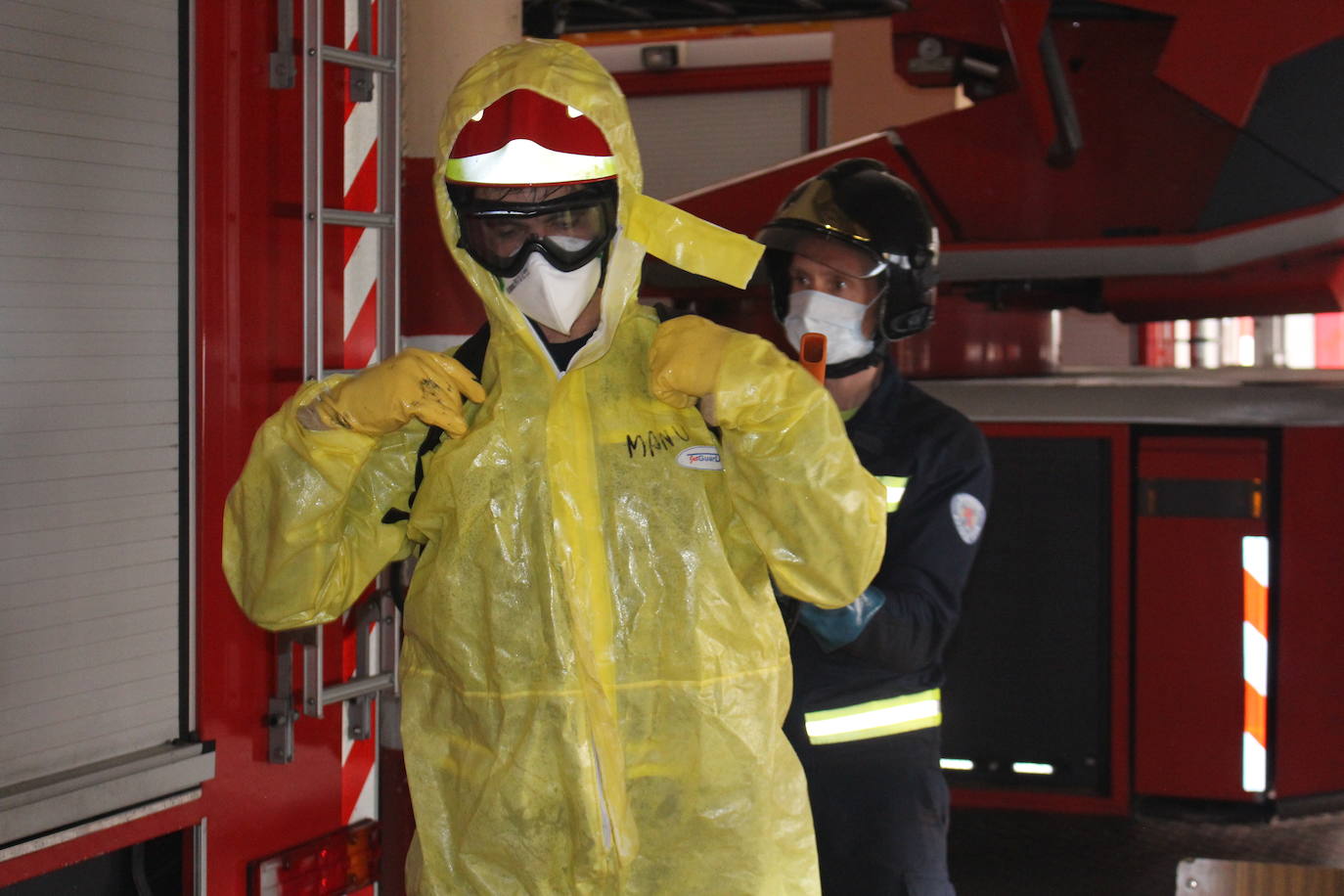 De día o de noche, con crisis sanitaria o sin ella, el Parque de Bomberos de León siempre está listo para intervenir.