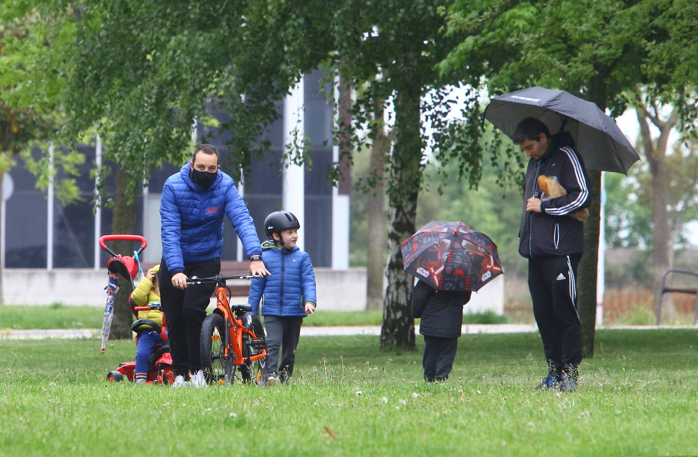 Fotos: Los niños salen a la calle en Ponferrada