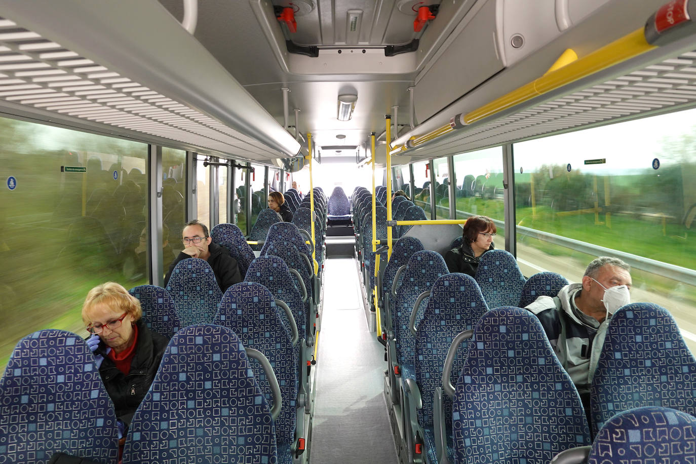 Interior de un bus de línea durante la pandemia. 