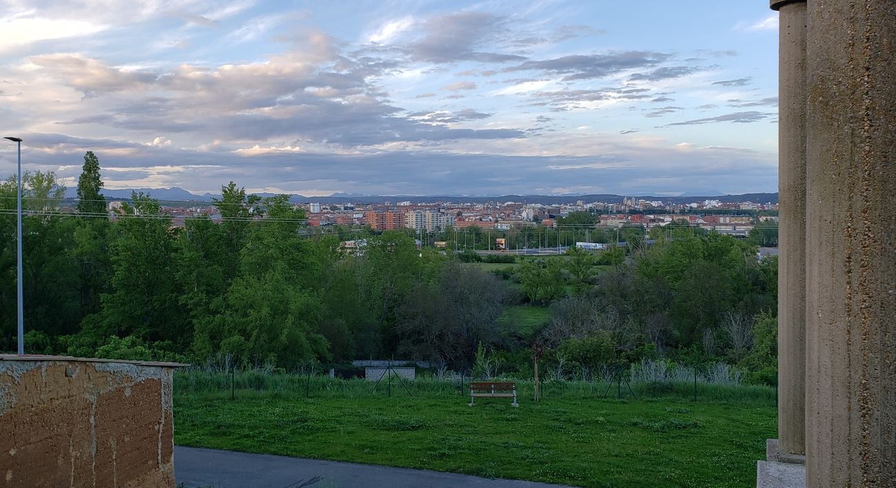 La barriada de Oteruelo es la única zona de León capital en la que no se aplican horarios restrictivos dentro del estado de alarma. Su singularidad: pertenece a la capital pero carece de continuidad urbana por lo que prevalece su categoría como pedanía.