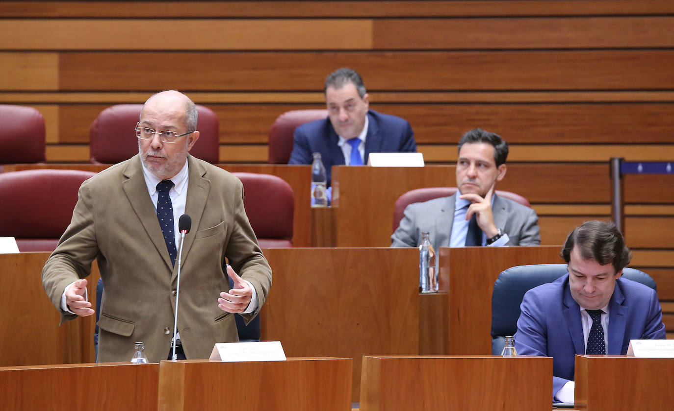 Fotos: Pleno de las Cortes de Castilla y León