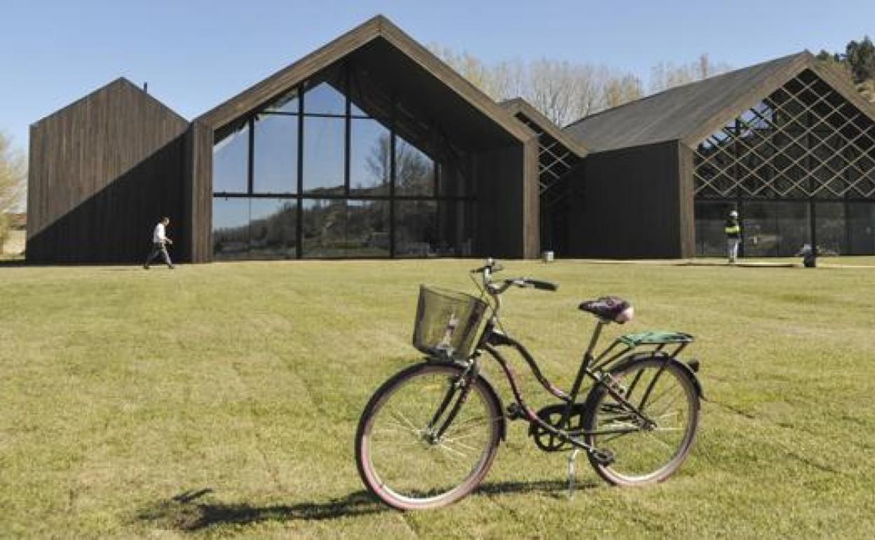 Fachada de la sede de la Fundación Cerezales. 