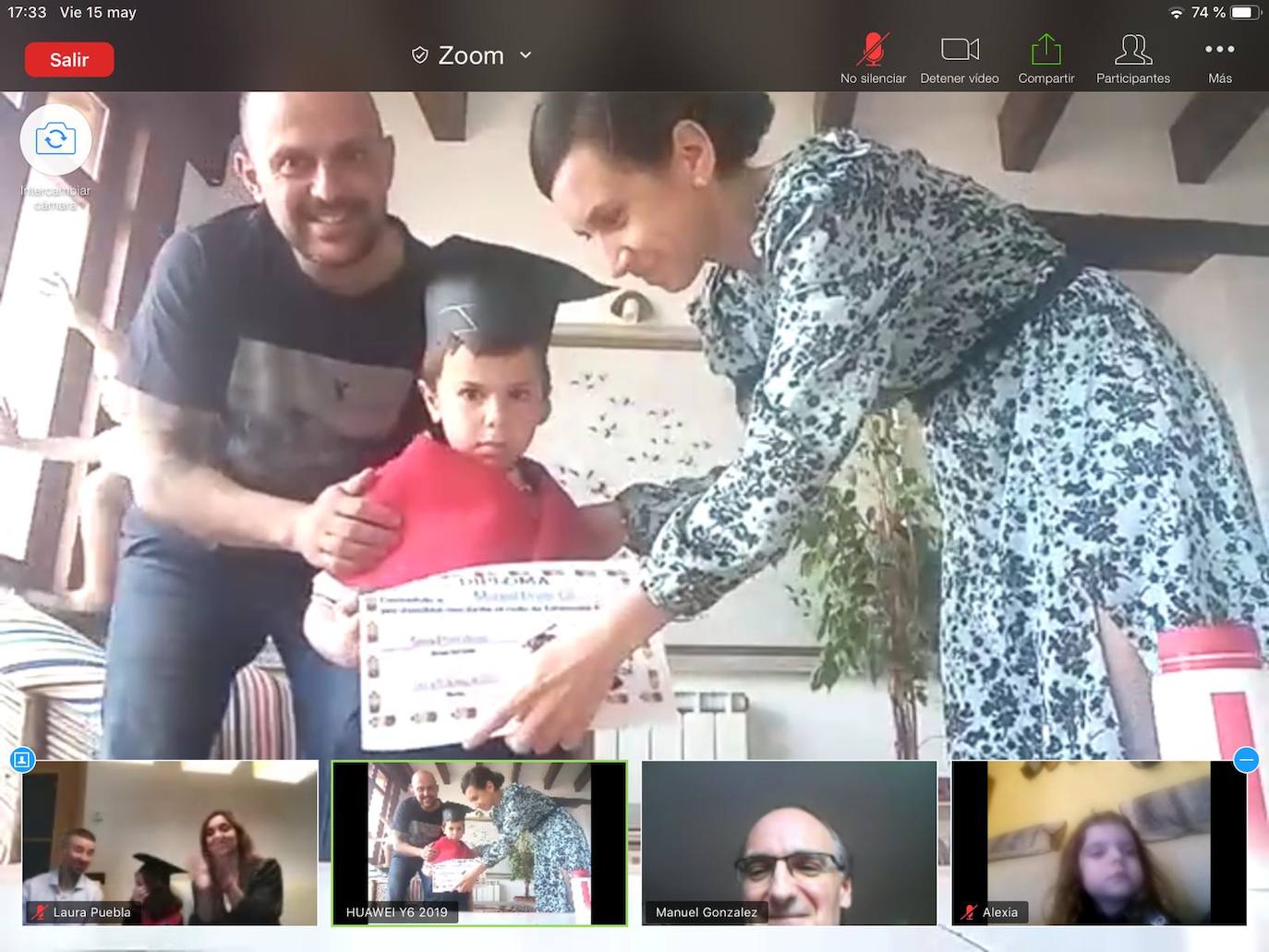 Los alumnos de Infantil del Colegio Peñacorada disfrutaron de la celebración de su salto a Primaria en una ceremonia única gracias a los medios telemáticos. 