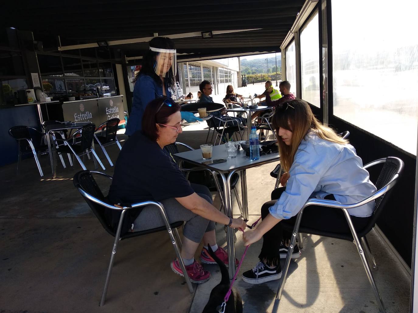 Fotos: Cafeterías y bares de Ponferrada abren sus puertas