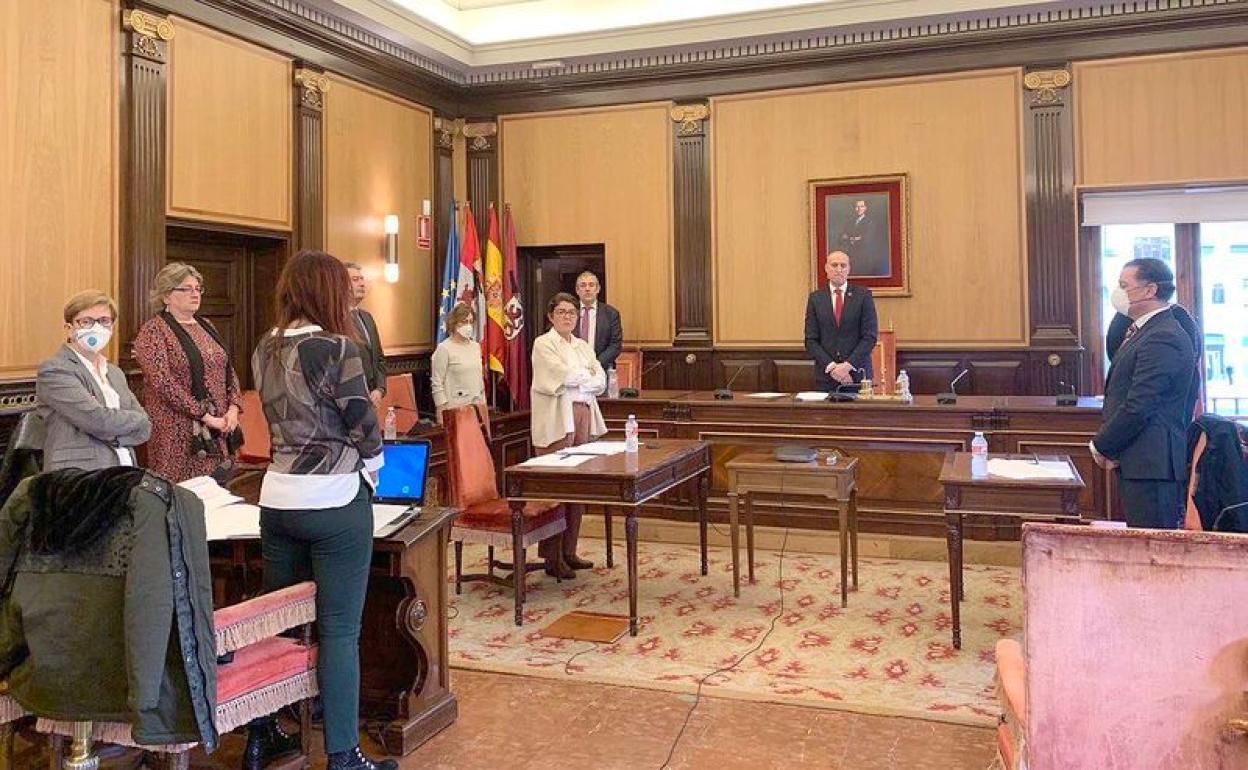 Imagen de un pleno celebrado en el Ayuntamiento de León.