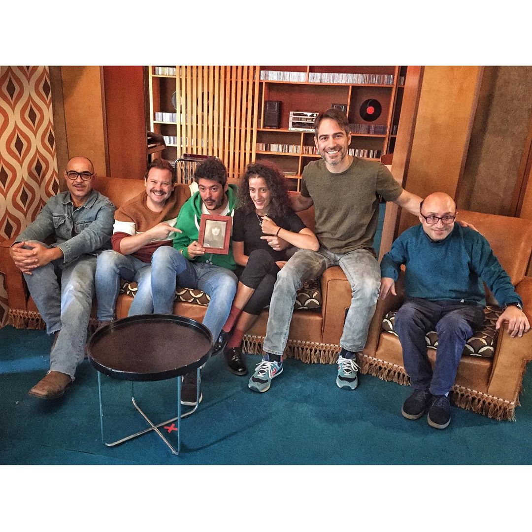 El actor leonés Jesús Vidal, con el equipo de 'Estándar', largometraje dirigido por Fernando González Gómez