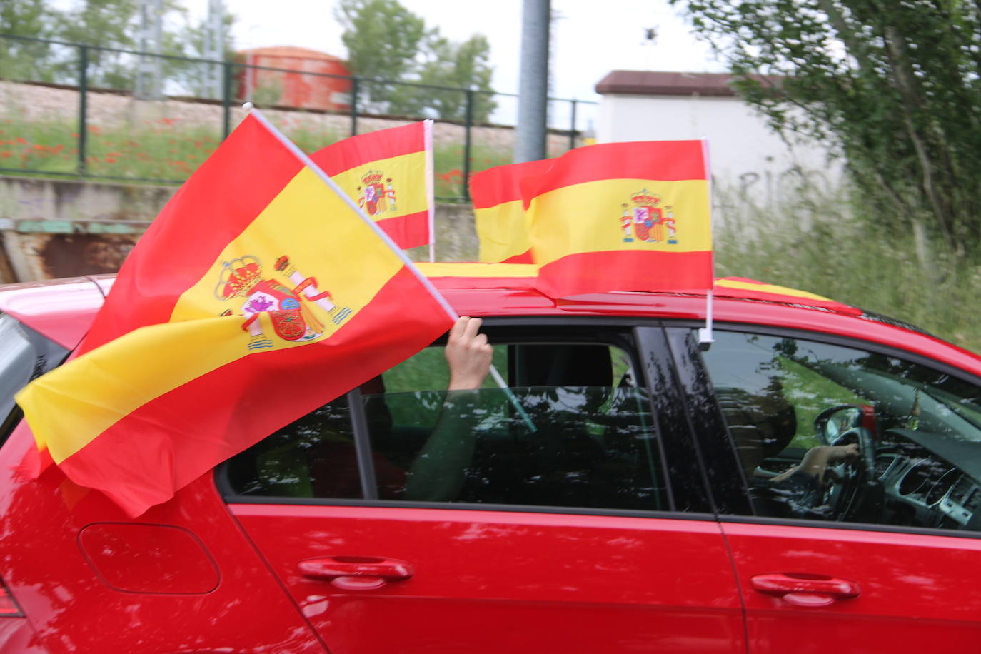 La marcha en automóvil propuesta por el partido de Abascal colapsa el centro de la ciudad durante media hora