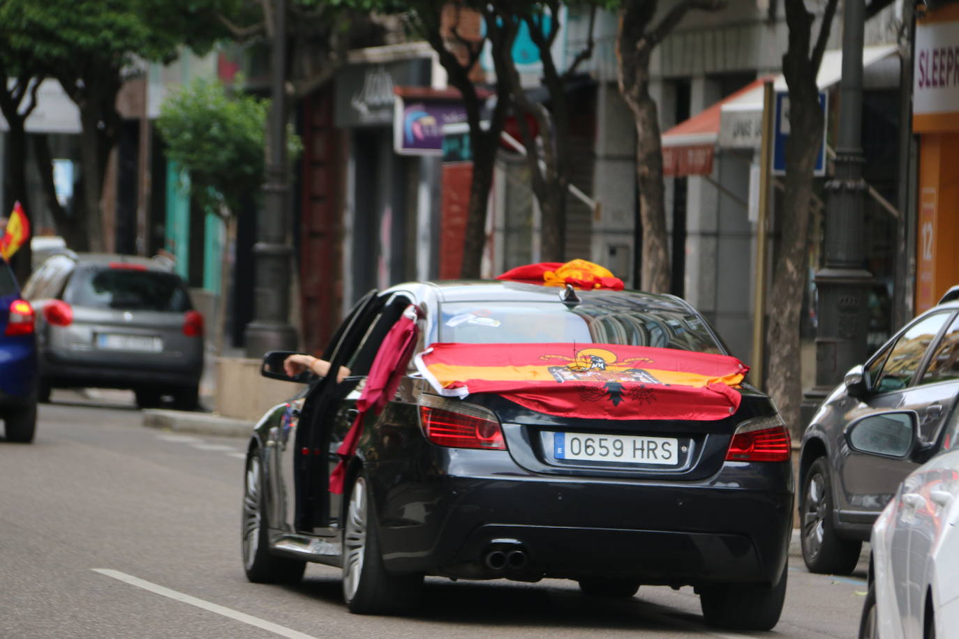 La marcha en automóvil propuesta por el partido de Abascal colapsa el centro de la ciudad durante media hora