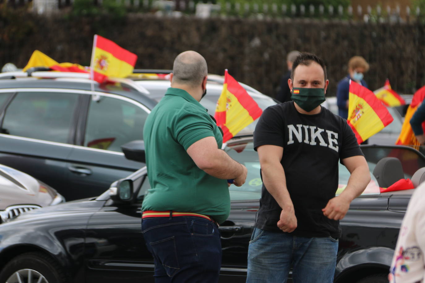 La marcha en automóvil propuesta por el partido de Abascal colapsa el centro de la ciudad durante media hora