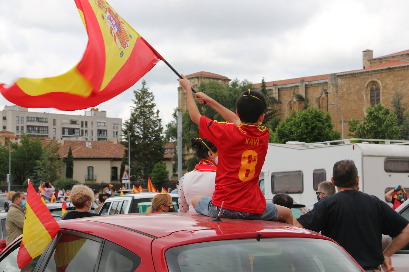 La marcha en automóvil propuesta por el partido de Abascal colapsa el centro de la ciudad durante media hora