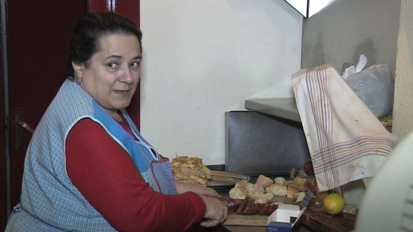 El bar más antiguo del Barrio Húmedo de León no volverá a abrir sus puertas tras el paso de la pandemia | 'El Infierno', el cielo de la hostelería leonesa, pone fin a una entrañable historia que comenzó en 1973 | Su solera, tradición y buen hacer le convirtió en referencia de la propia historia de la ciudad. 