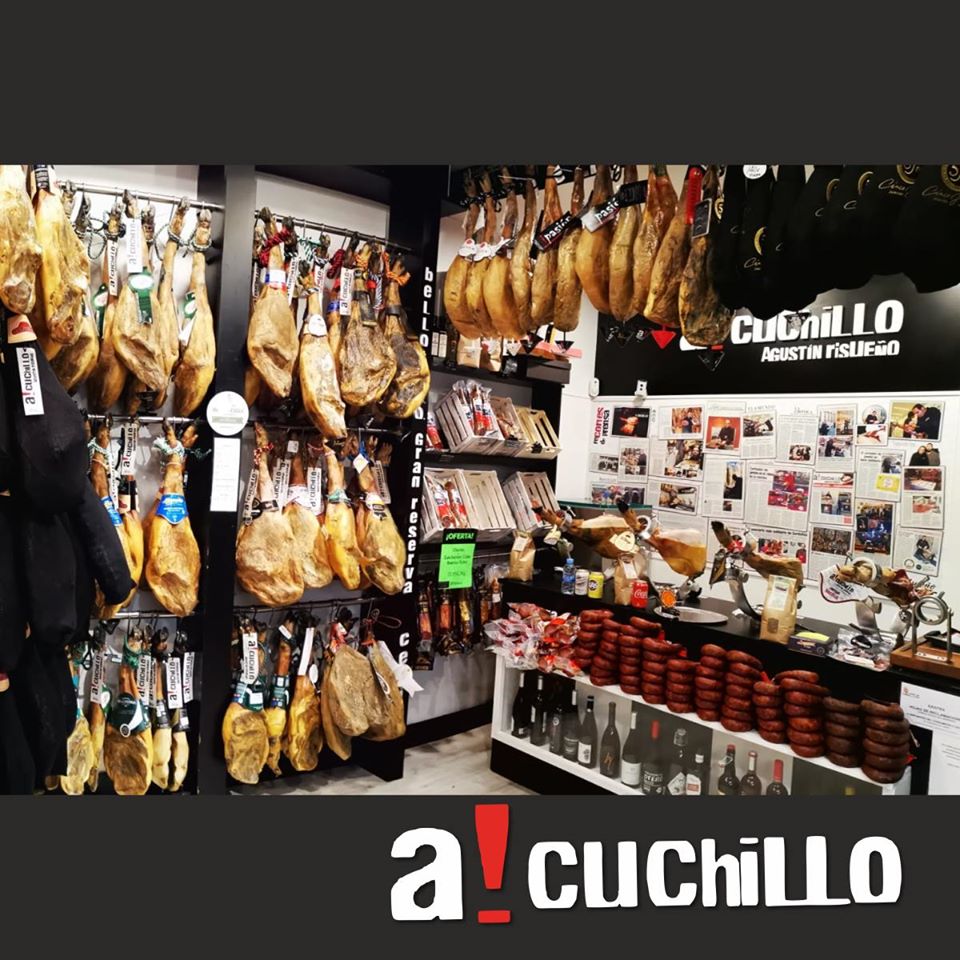 Tienda de A!cuchillo situada en la calle Cervantes.