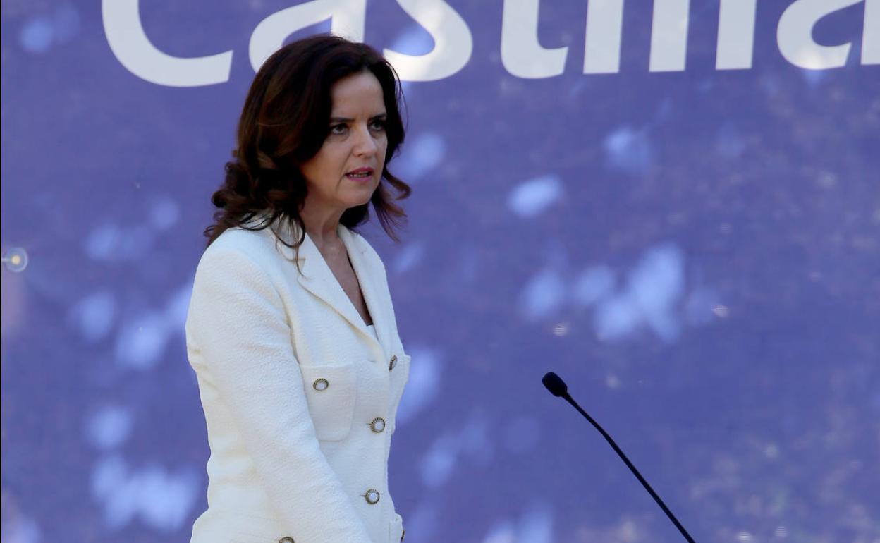 Ana Carlota Amigo, en la toma de posesión de su cargo como consejera de Empleo e Industria este viernes en Valladolid.