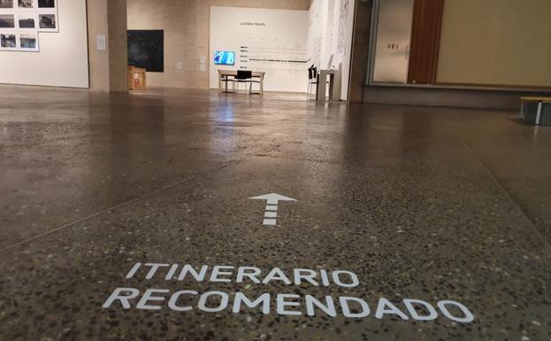 Galería. Recorrido para garantizar la distancia interpersonal de dos metros