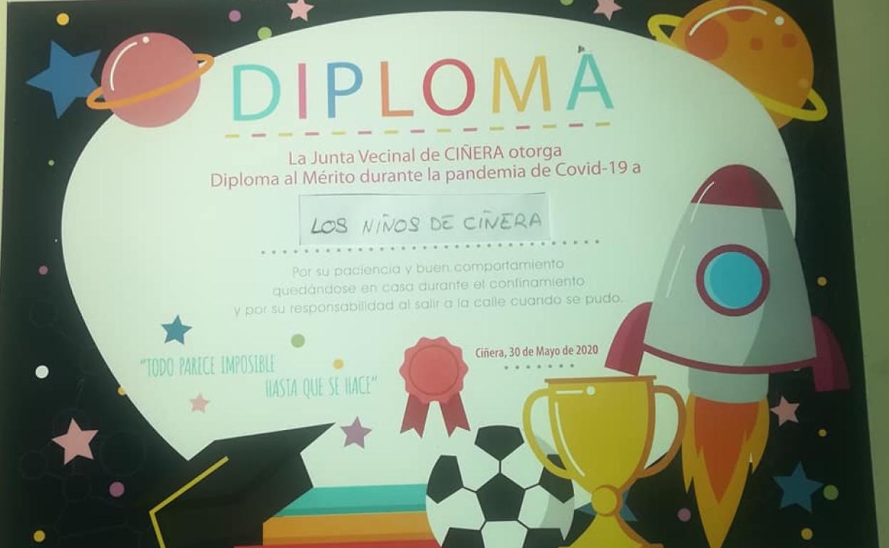 Diploma entregado a los niños de Ciñera.