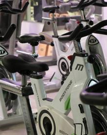 Imagen secundaria 2 - Detalles del gimnasio en su vuelta a la actividad. 