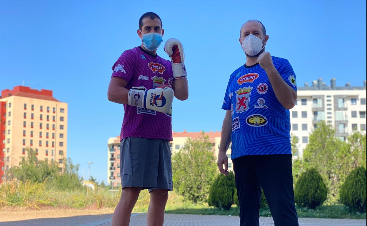 Rubén Álvarez junto a su entrenador Alfredo Arrojo.