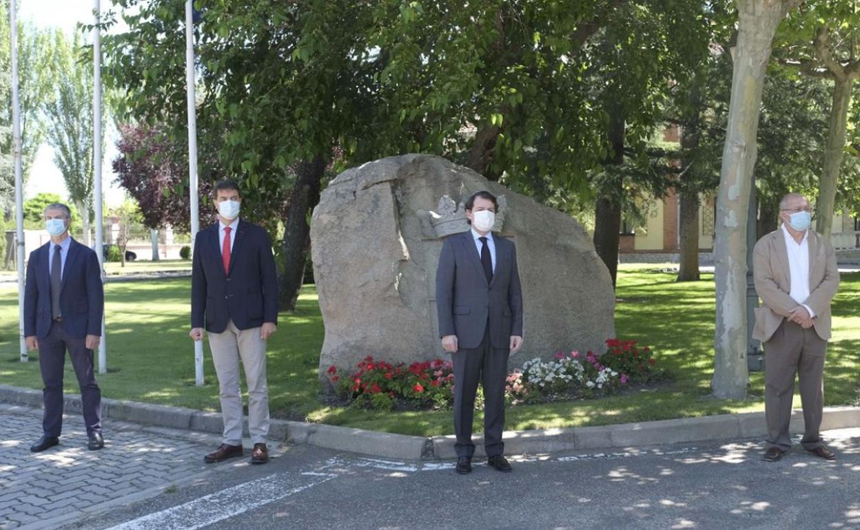 Imagen del minuto de silencio en la Junta de Castilla y León.