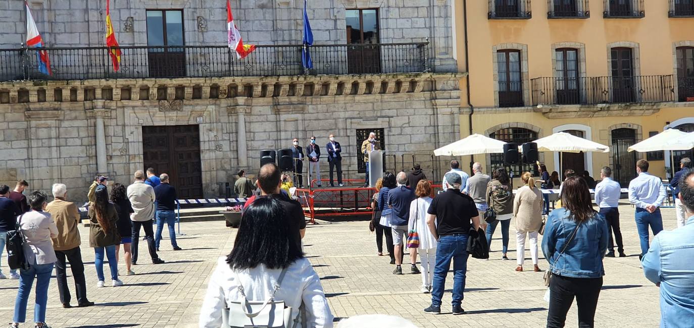 Ponferrada acoge la protesta silenciosa del colectivo empresarial para reclamar estímulos económicos y ampliación de los ERTE.