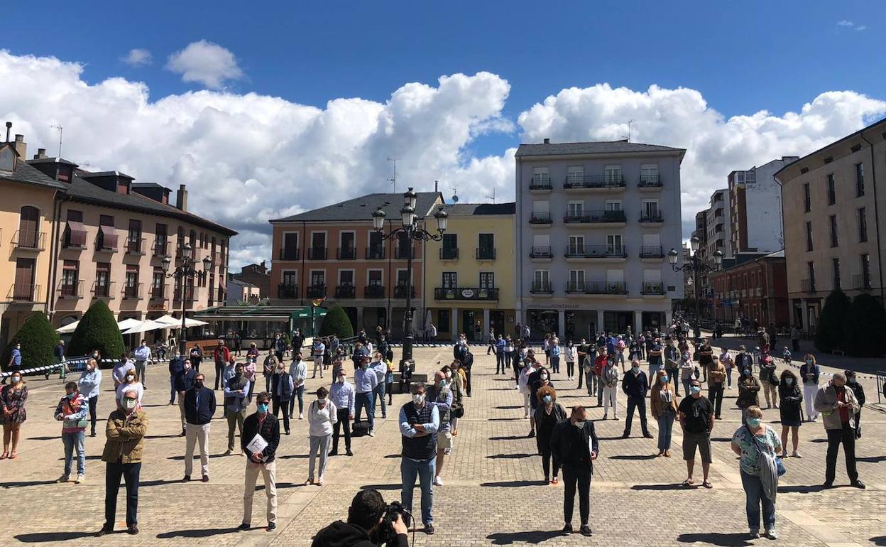 Imágenes de la protesta silenciosa en Ponferrada.