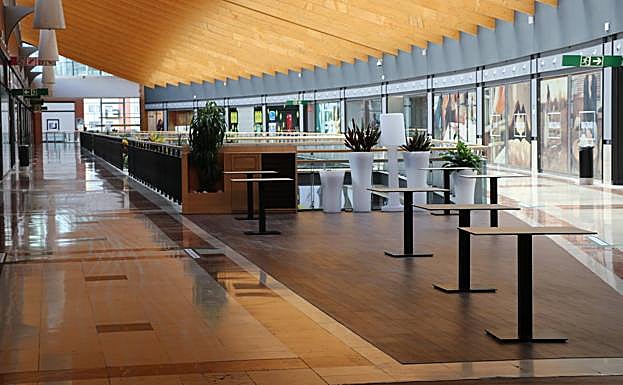 Galería. Una zona de la tercera planta del centro comercial.