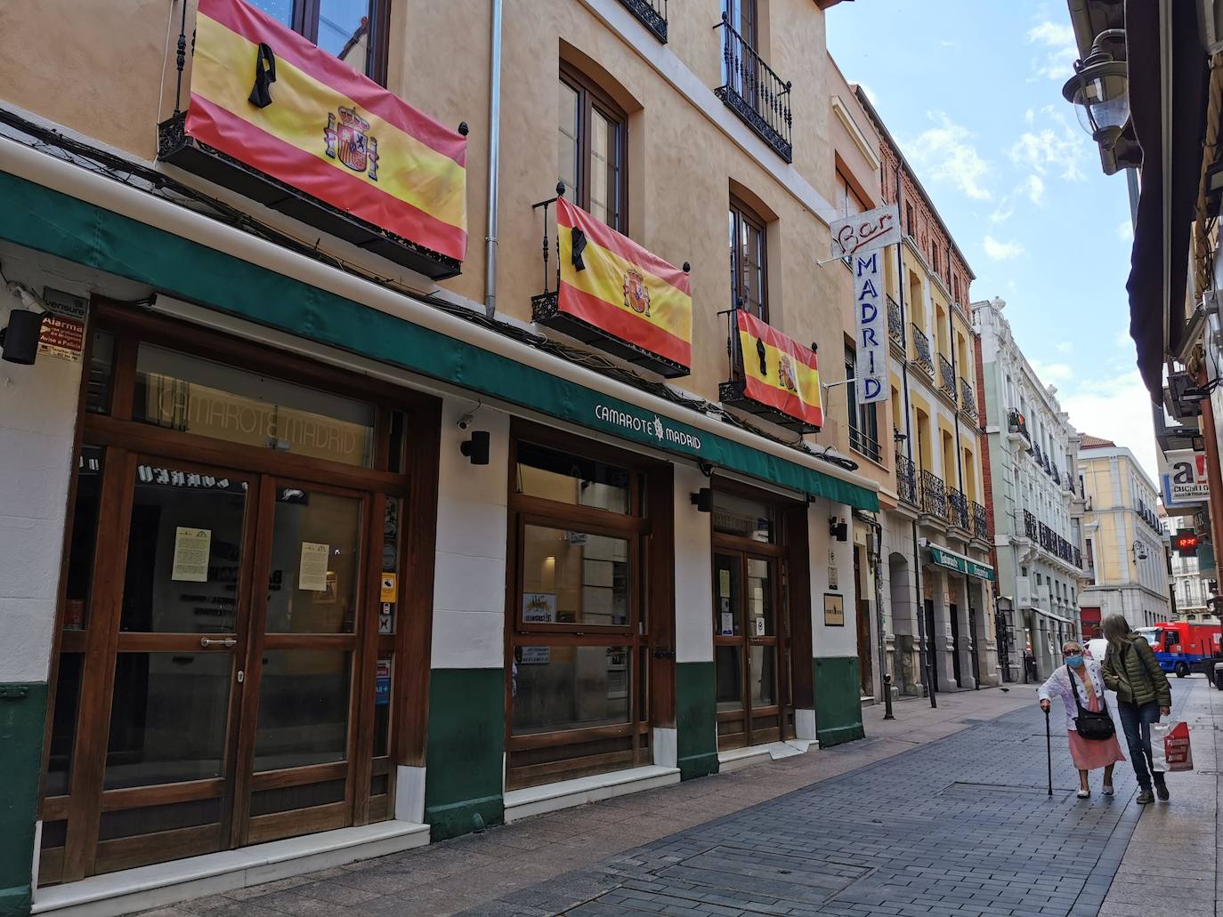 Con la 'fase 2' ya consolidada en León capital, la desescalada avanza en León con una actividad que recuerda a la estapa previa a la pandemia.