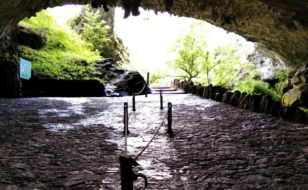 Entrada a la cueva.