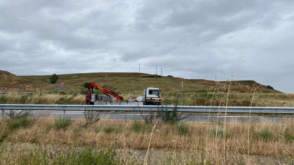Fotos: Obras de reparación en la A-60 en sentido León